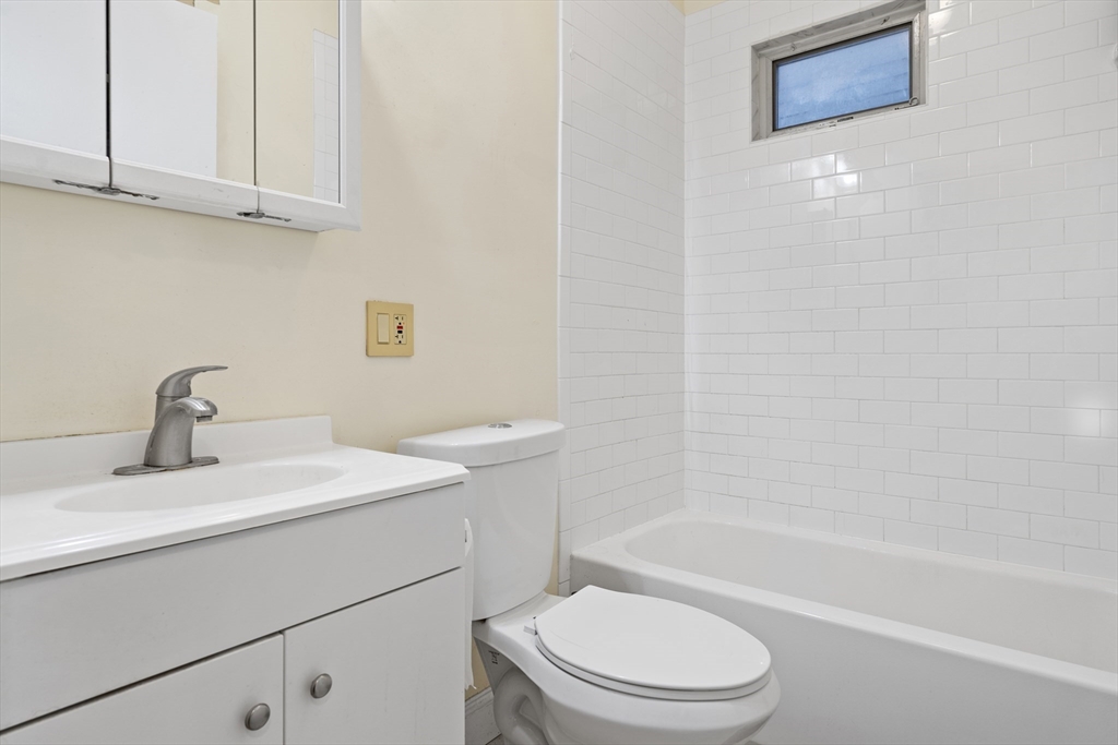 2 bed, 1 bath apartment for rent at 67 Bristol St Unit 67, Wellington-Harrington — photo 7 of 9
