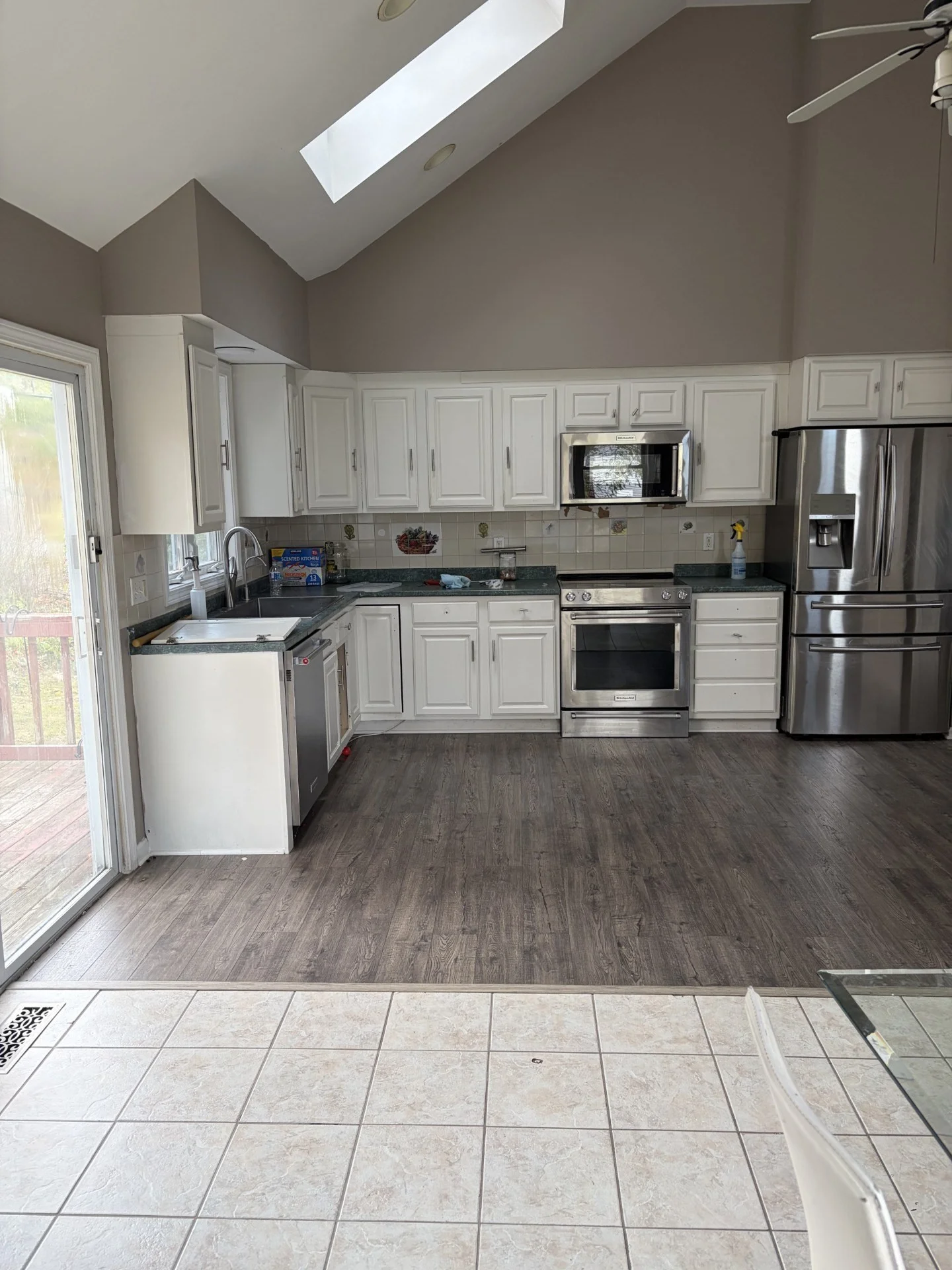 4 bed, 2 bath apartment for rent at 67 Cambridge Rd Unit 1, Woburn — photo 5 of 7