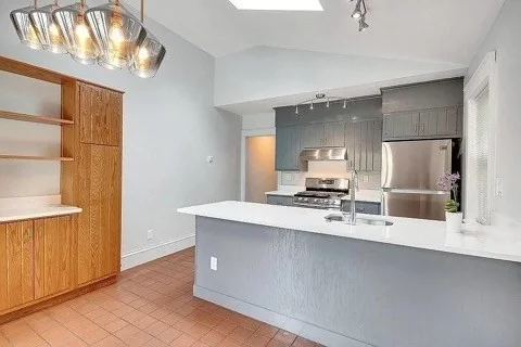 2 bed, 1 bath apartment for rent at 67 Chestnut St Unit B, Charlestown — photo 3 of 12