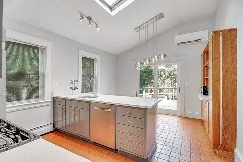 2 bed, 1 bath apartment for rent at 67 Chestnut St Unit B, Charlestown — photo 2 of 12