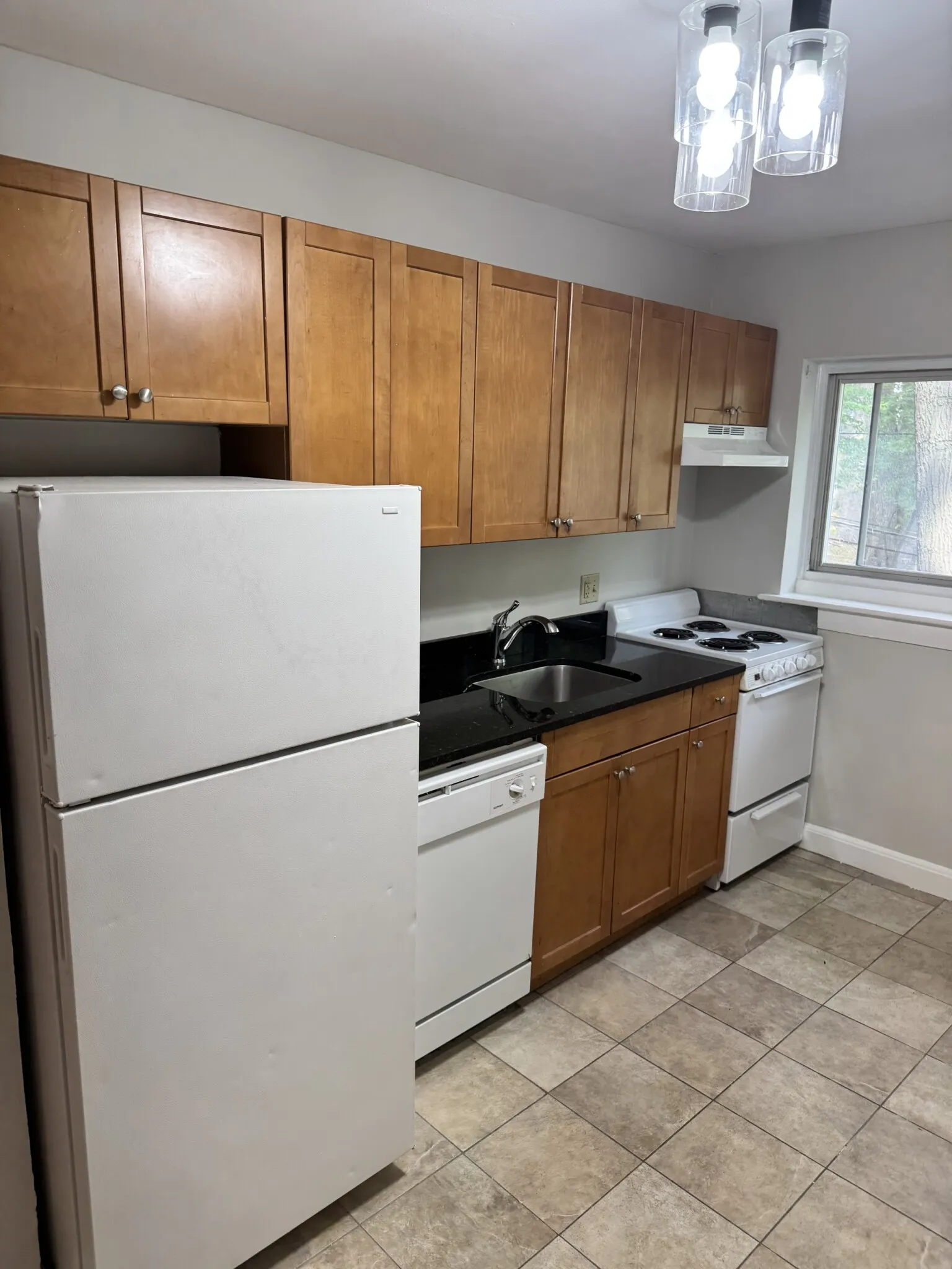2 bed, 1 bath apartment for rent at 67 Chiswick Rd Unit 4, Brighton — photo 4 of 25