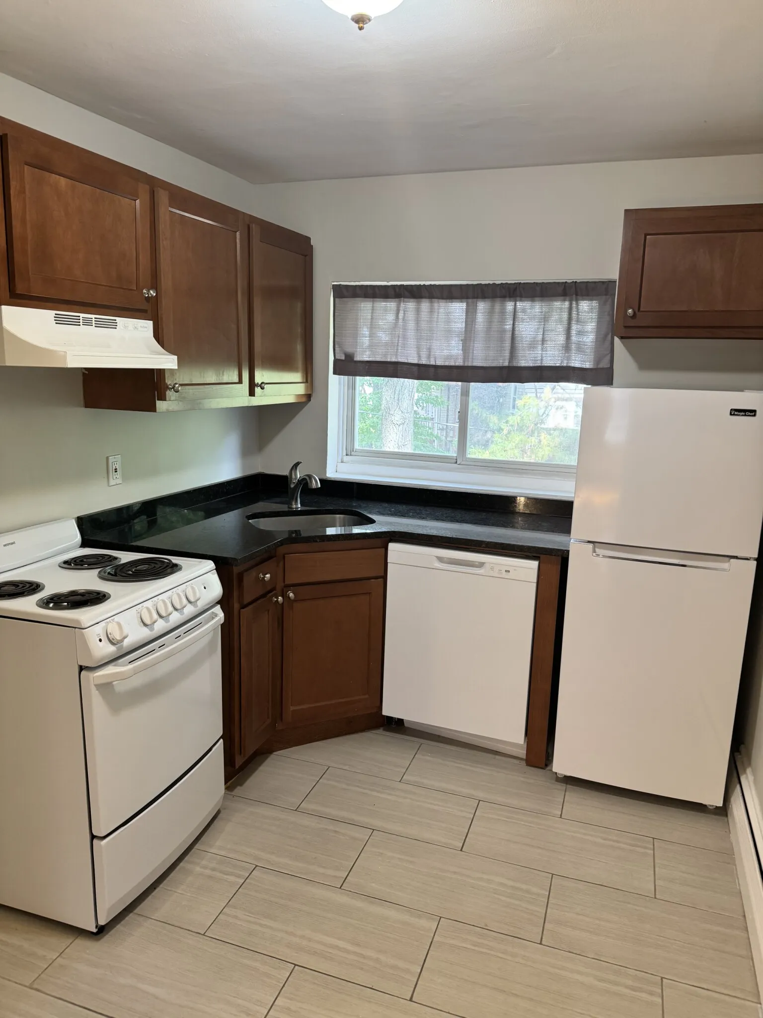 2 bed, 1 bath apartment for rent at 67 Chiswick Rd Unit 6, Brighton — photo 3 of 18