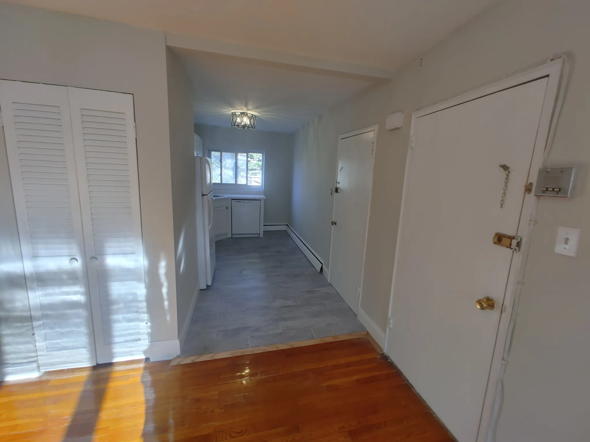 2 bed, 1 bath apartment for rent at 67 Chiswick Rd Unit 8, Brighton — photo 2 of 12
