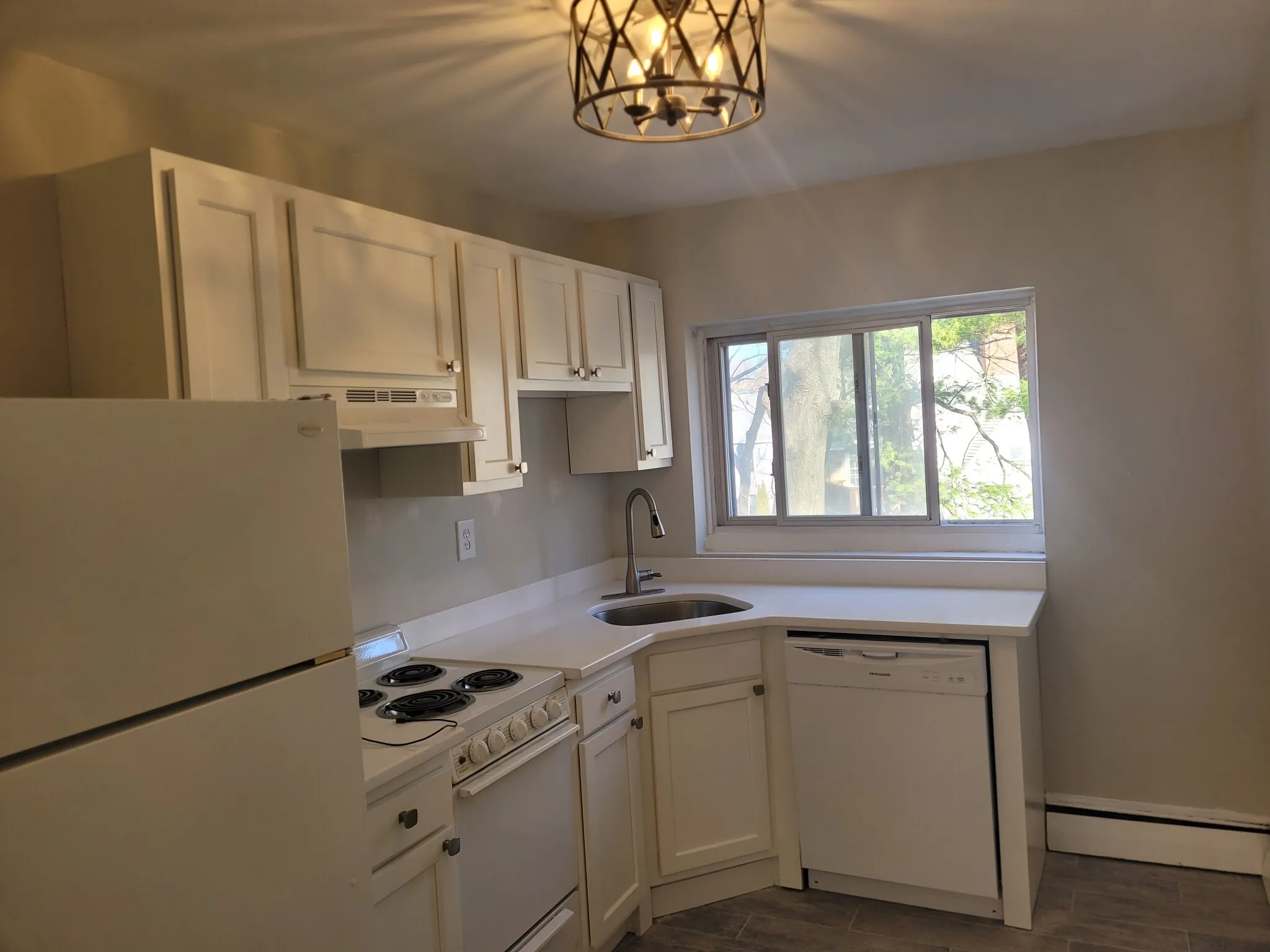 2 bed, 1 bath apartment for rent at 67 Chiswick Rd Unit 8, Brighton — photo 7 of 12