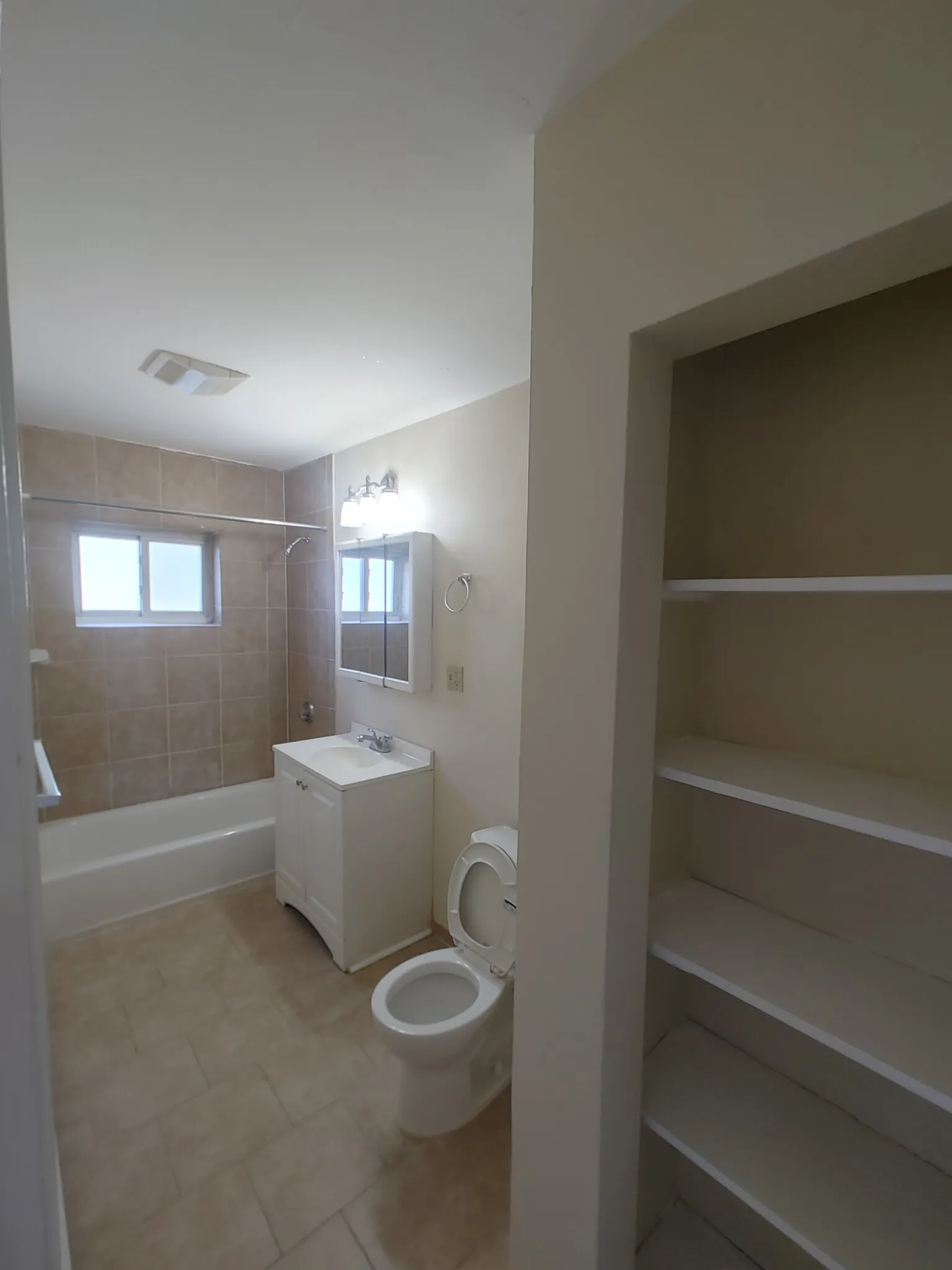 2 bed, 1 bath apartment for rent at 67 Chiswick Rd Unit 8, Brighton — photo 6 of 12
