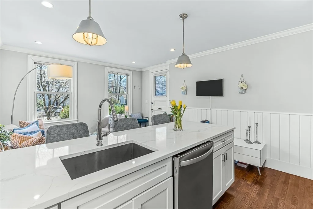 2 bed, 1 bath apartment for rent at 67 Church Unit 67, Winchester — photo 10 of 25