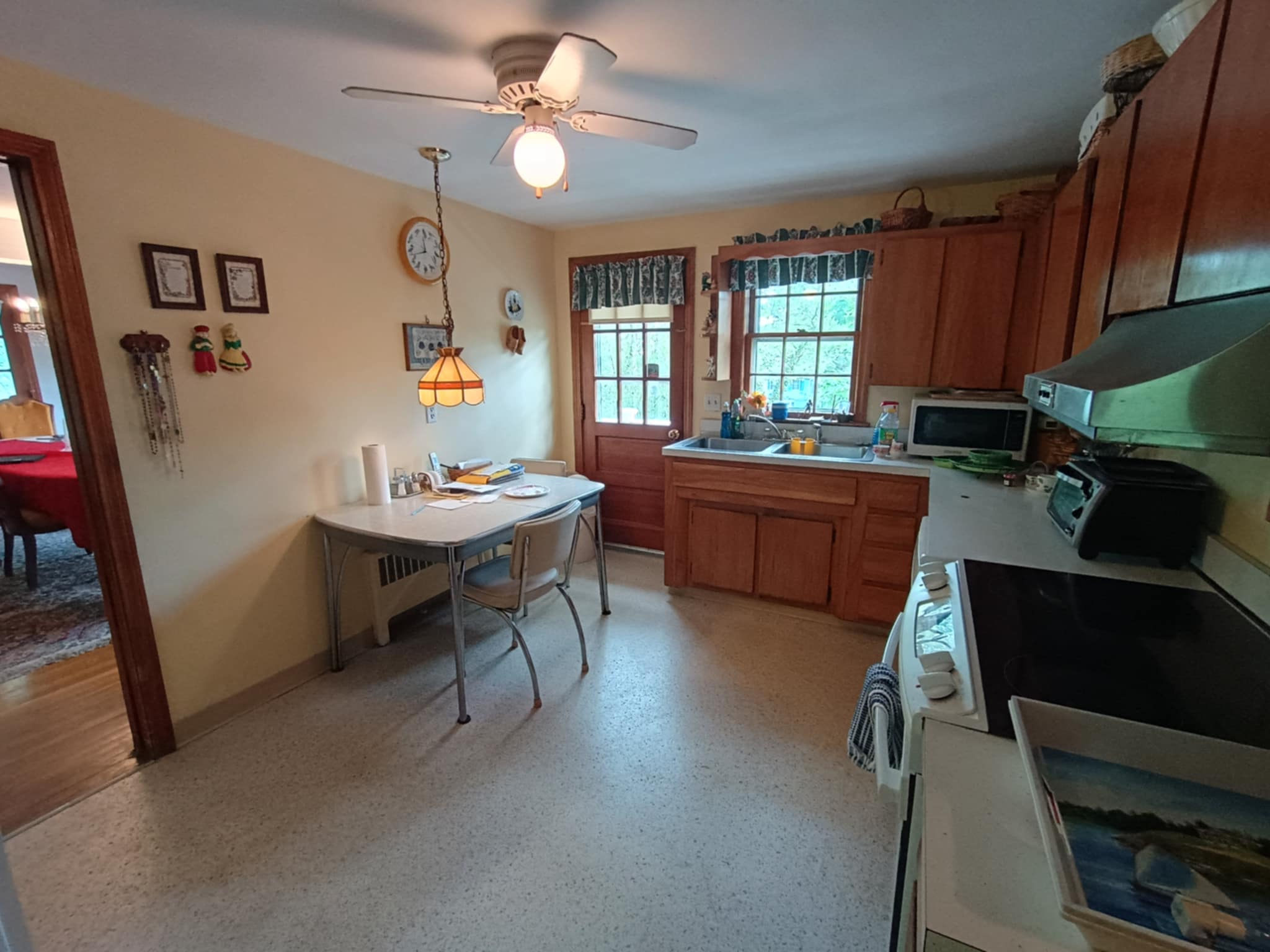 3 bed, 2 bath apartment for rent at 67 Cliffe Ave Unit H, Lexington — photo 5 of 17