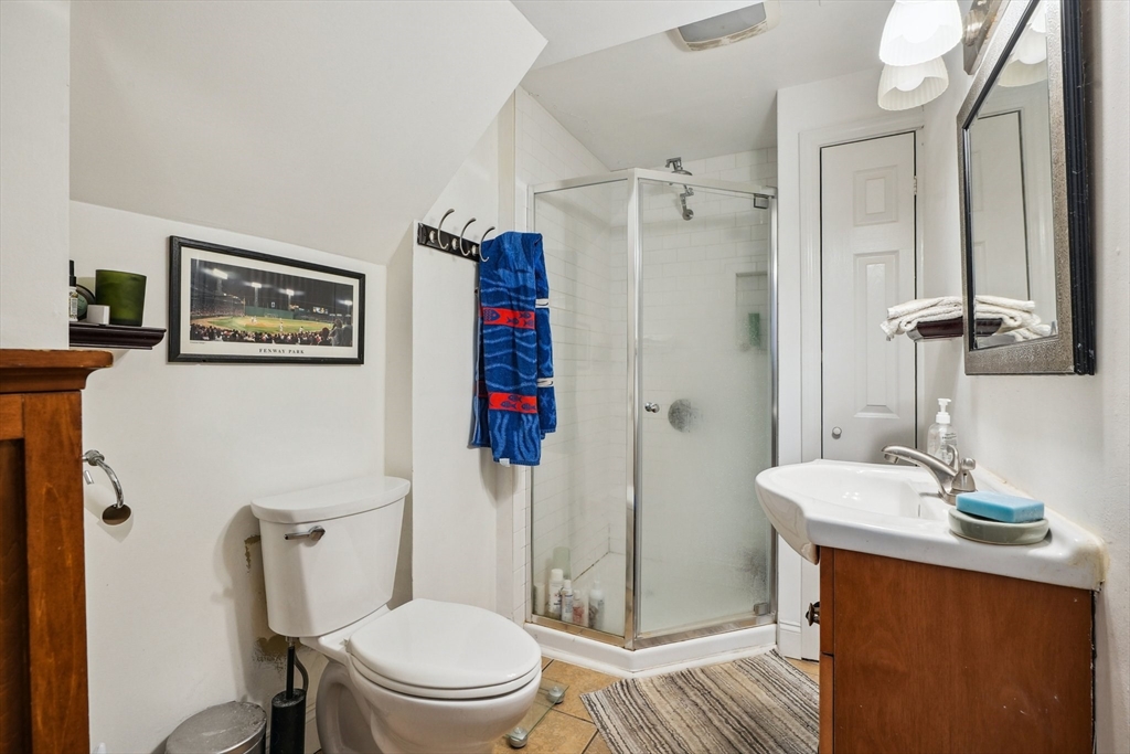 3 bed, 1 bath apartment for rent at 67 Concord Unit 2, Inman Square — photo 5 of 15