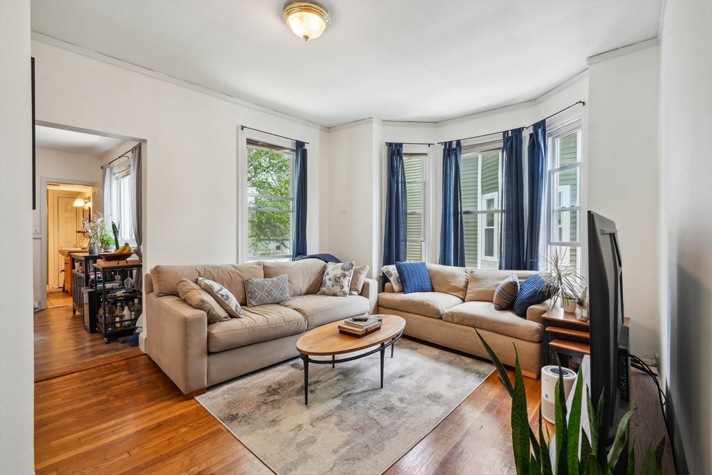 3 bed, 1 bath apartment for rent at 67 Concord Unit 2, Inman Square — photo 1 of 15