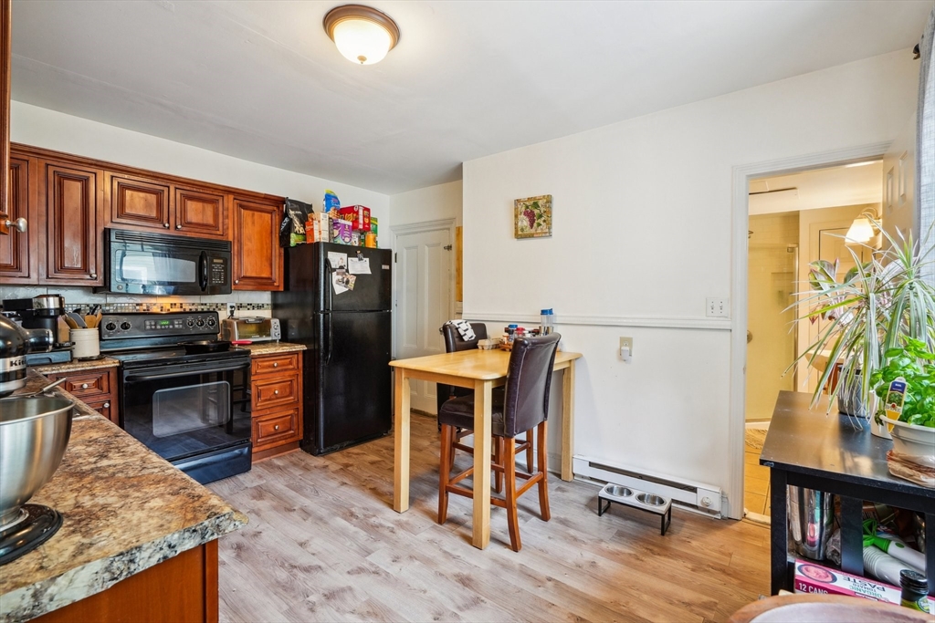 3 bed, 1 bath apartment for rent at 67 Concord Unit 2, Inman Square — photo 3 of 15