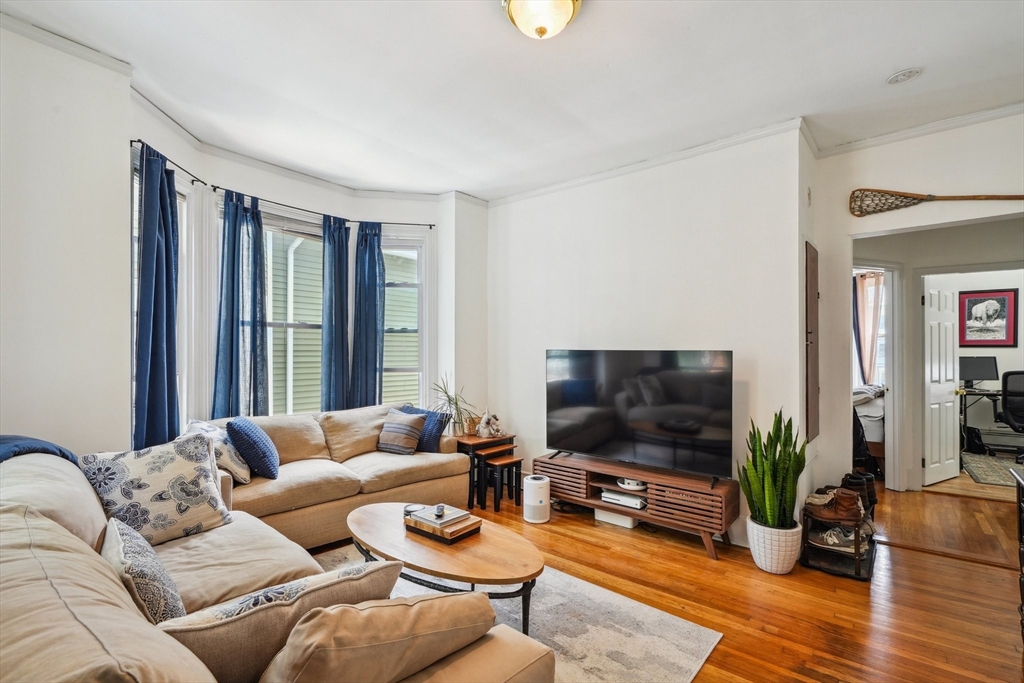 3 bed, 1 bath apartment for rent at 67 Concord Unit 2, Inman Square — photo 2 of 15