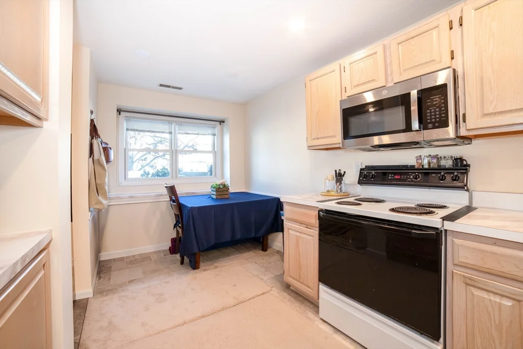 2 bed, 2 bath apartment for rent at 67 Crystal Brook Way Unit A, Marlborough — photo 7 of 23