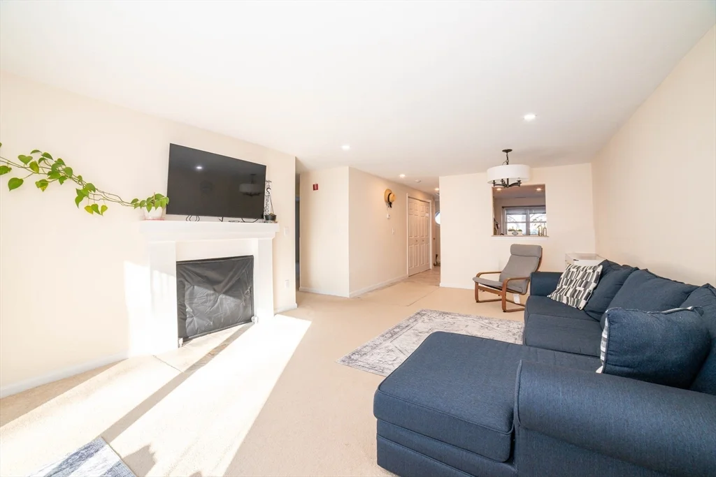 2 bed, 2 bath apartment for rent at 67 Crystal Brook Way Unit A, Marlborough — photo 14 of 23