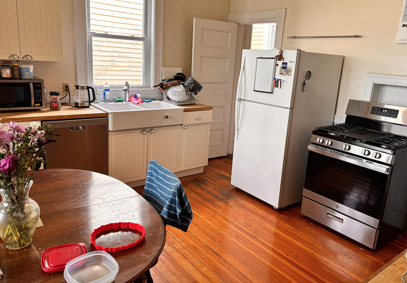 3 bed, 1 bath apartment for rent at 67 Dana St Unit 5, Mid-Cambridge — photo 6 of 9