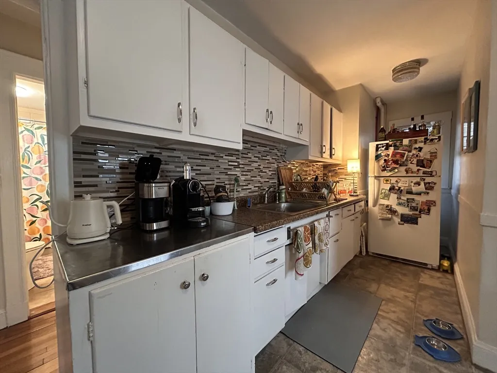 2 bed, 1 bath apartment for rent at 67 Euston Rd Unit 1, Brighton — photo 5 of 12