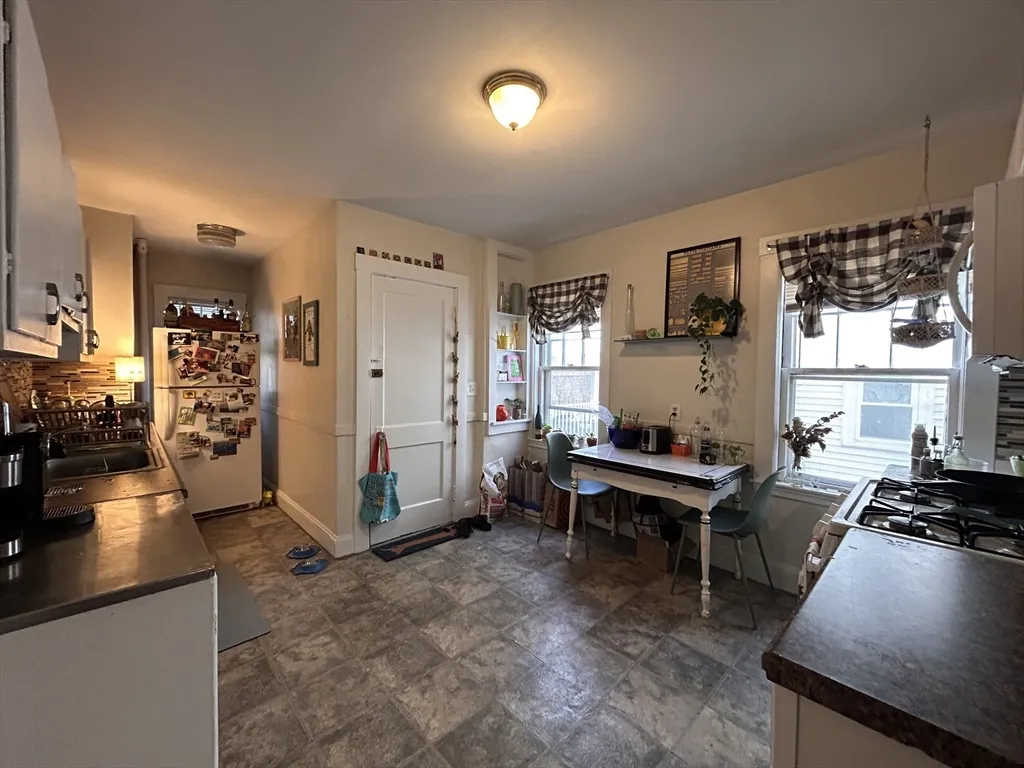 2 bed, 1 bath apartment for rent at 67 Euston Rd Unit 1, Brighton — photo 4 of 12