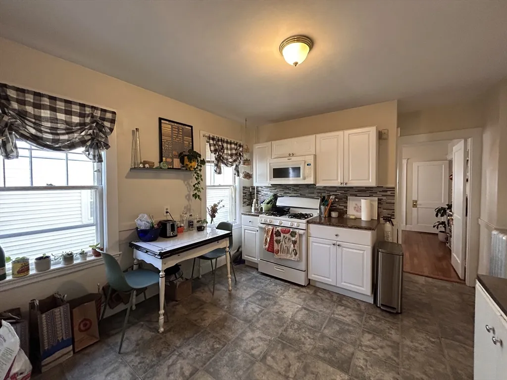 2 bed, 1 bath apartment for rent at 67 Euston Rd Unit 1, Brighton — photo 6 of 12