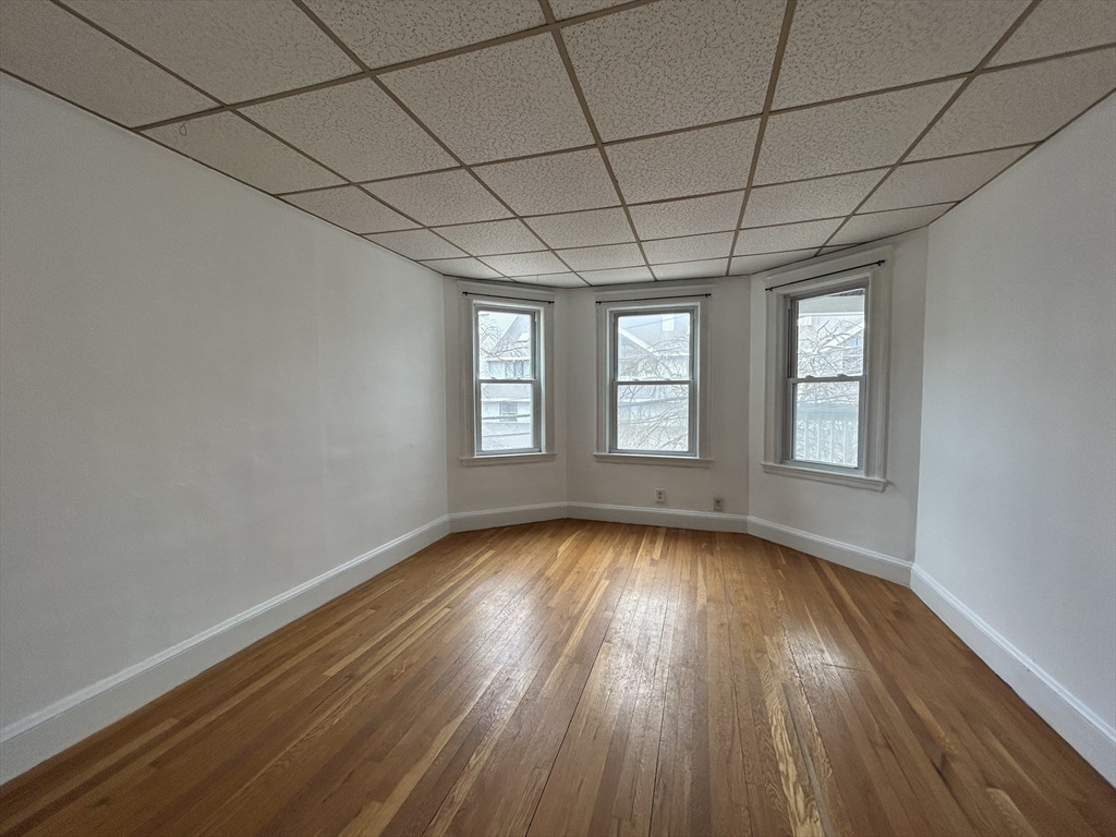 4 bed, 2 bath apartment for rent at 67 Euston Rd Unit 2, Brighton — photo 6 of 17