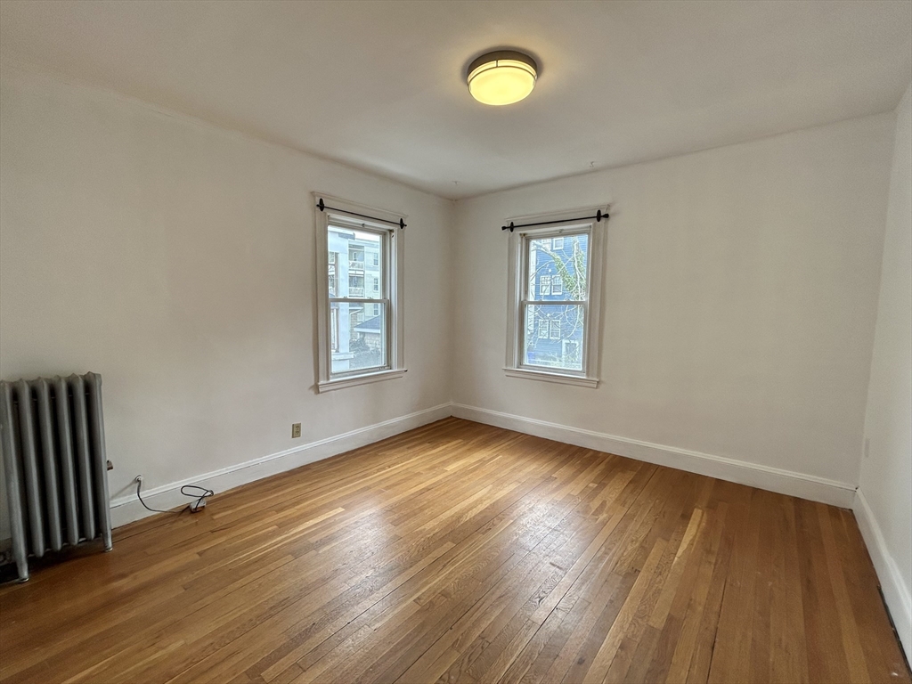 4 bed, 2 bath apartment for rent at 67 Euston Rd Unit 2, Brighton — photo 13 of 17