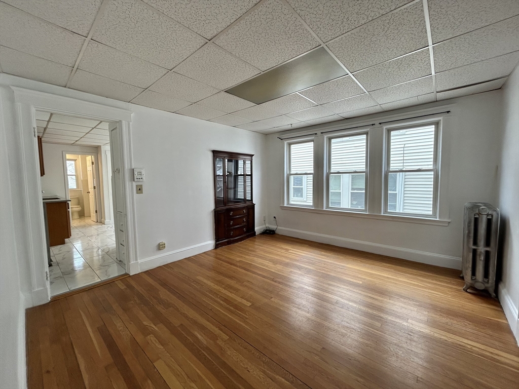 4 bed, 2 bath apartment for rent at 67 Euston Rd Unit 2, Brighton — photo 4 of 17