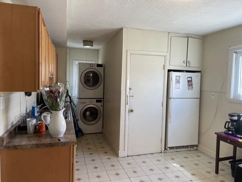3 bed, 1 bath apartment for rent at 67 Euston Rd Unit 3, Brighton — photo 7 of 16