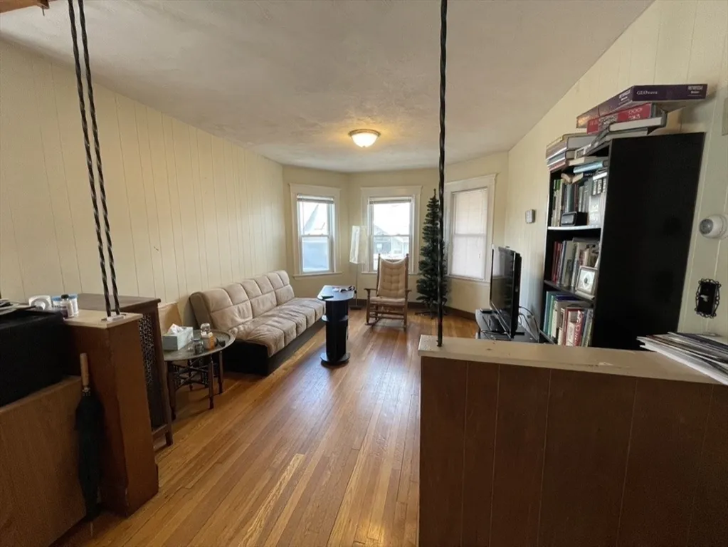 3 bed, 1 bath apartment for rent at 67 Euston Rd Unit 3, Brighton — photo 2 of 16