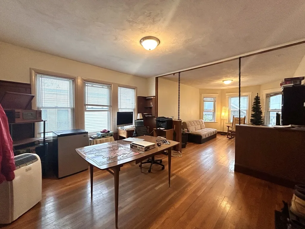 3 bed, 1 bath apartment for rent at 67 Euston Rd Unit 3, Brighton