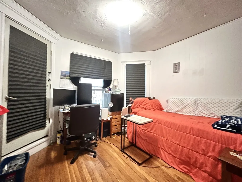 3 bed, 1 bath apartment for rent at 67 Euston Rd Unit 3, Brighton — photo 12 of 16