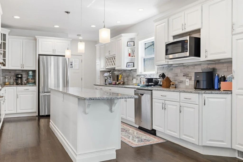 2 bed, 1 bath apartment for rent at 67 Everett St Unit 1, East Arlington — photo 1 of 22