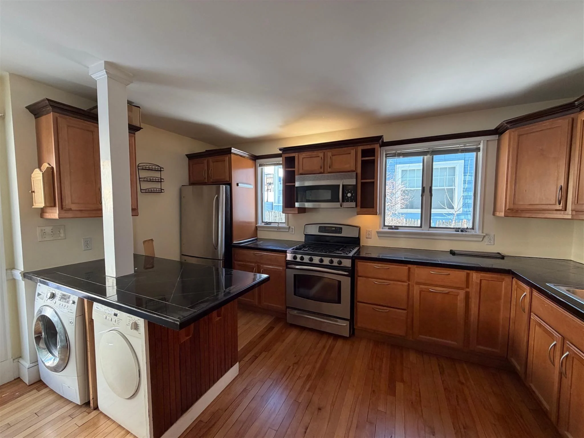 2.5 bed, 1 bath apartment for rent at 67 Fairfax St Unit 1, West Somerville — photo 3 of 16