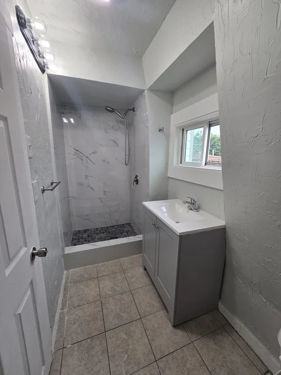 2 bed, 1 bath apartment for rent at 67 Farnham St Unit 3, Lawrence — photo 9 of 9