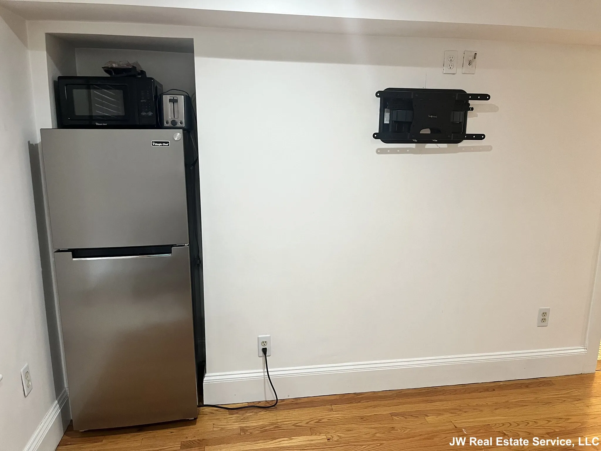 Studio bed, 1 bath apartment for rent at 67 Hancock St Unit 4, Beacon Hill — photo 2 of 7