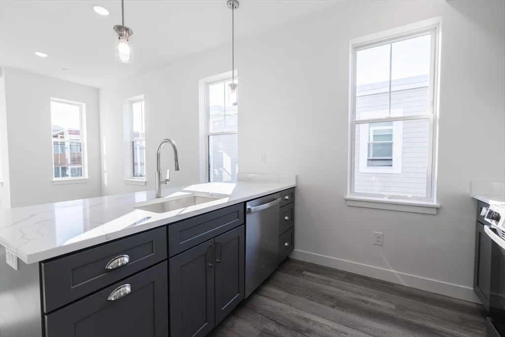 2 bed, 1 bath apartment for rent at 67 Harvest Unit 3, Dorchester — photo 3 of 13
