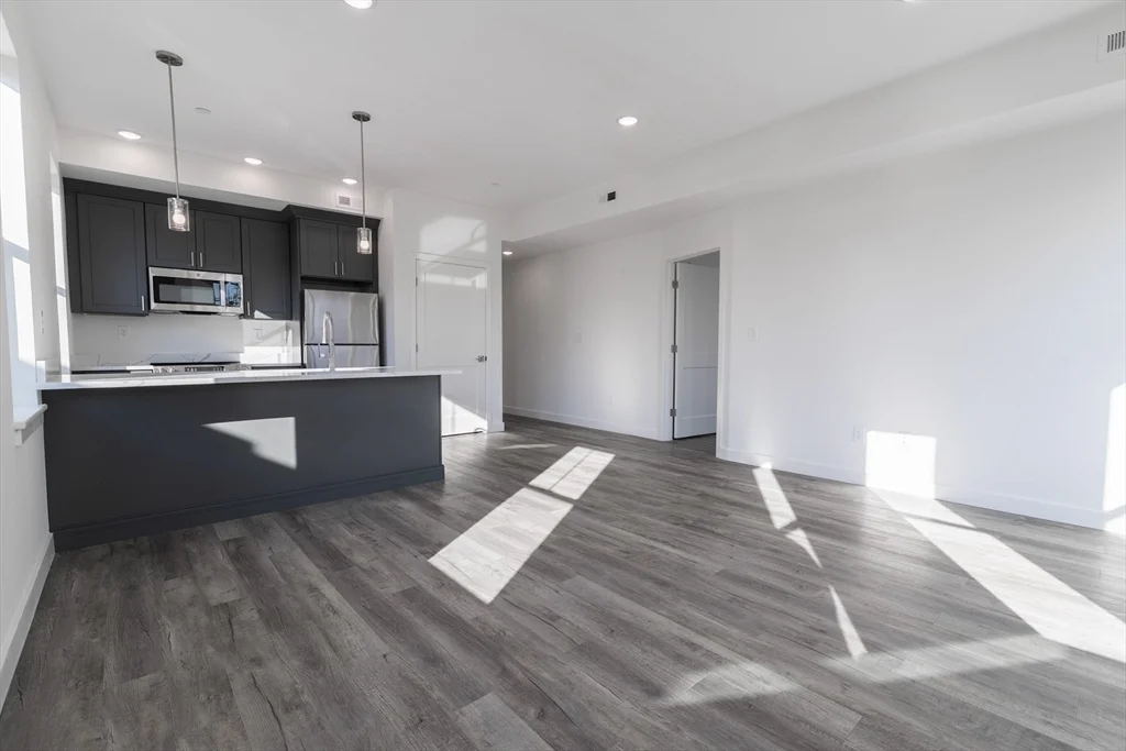 2 bed, 1 bath apartment for rent at 67 Harvest Unit 3, Dorchester — photo 4 of 13