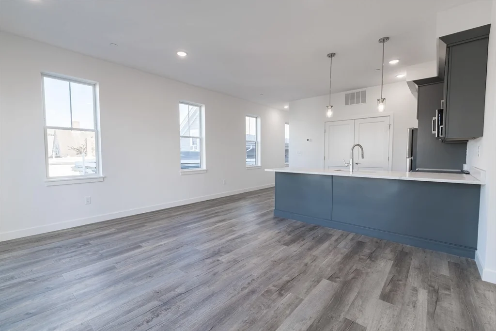 2 bed, 1 bath apartment for rent at 67 Harvest Unit 4, Dorchester — photo 4 of 14