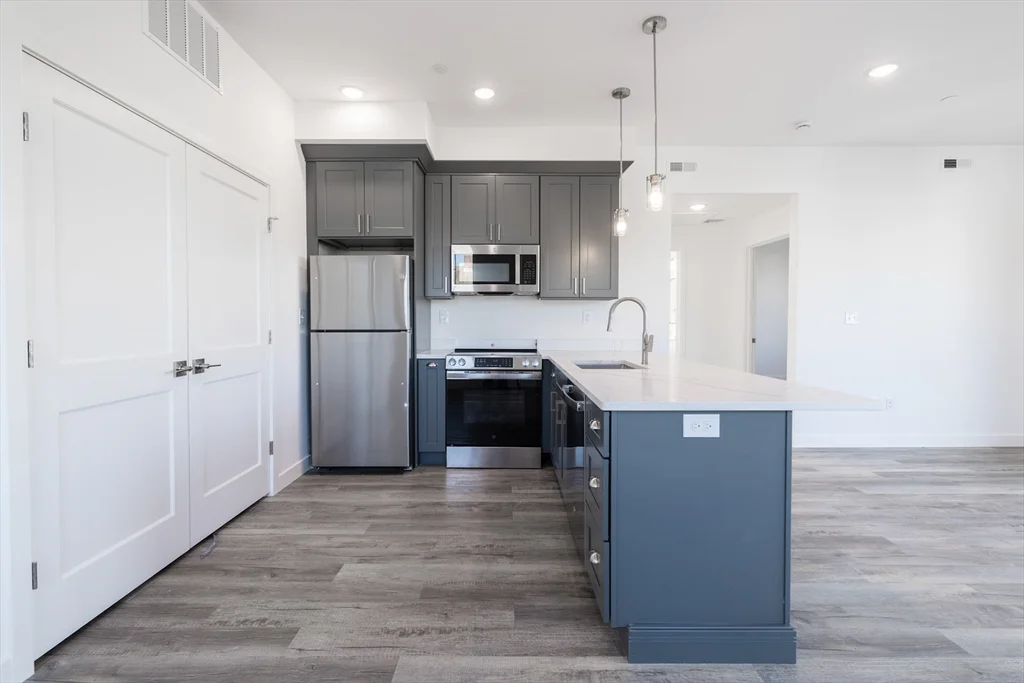 2 bed, 1 bath apartment for rent at 67 Harvest Unit 4, Dorchester — photo 3 of 14