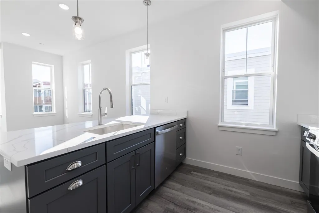 2 bed, 1 bath apartment for rent at 67 Harvest Unit 5, Dorchester — photo 2 of 15