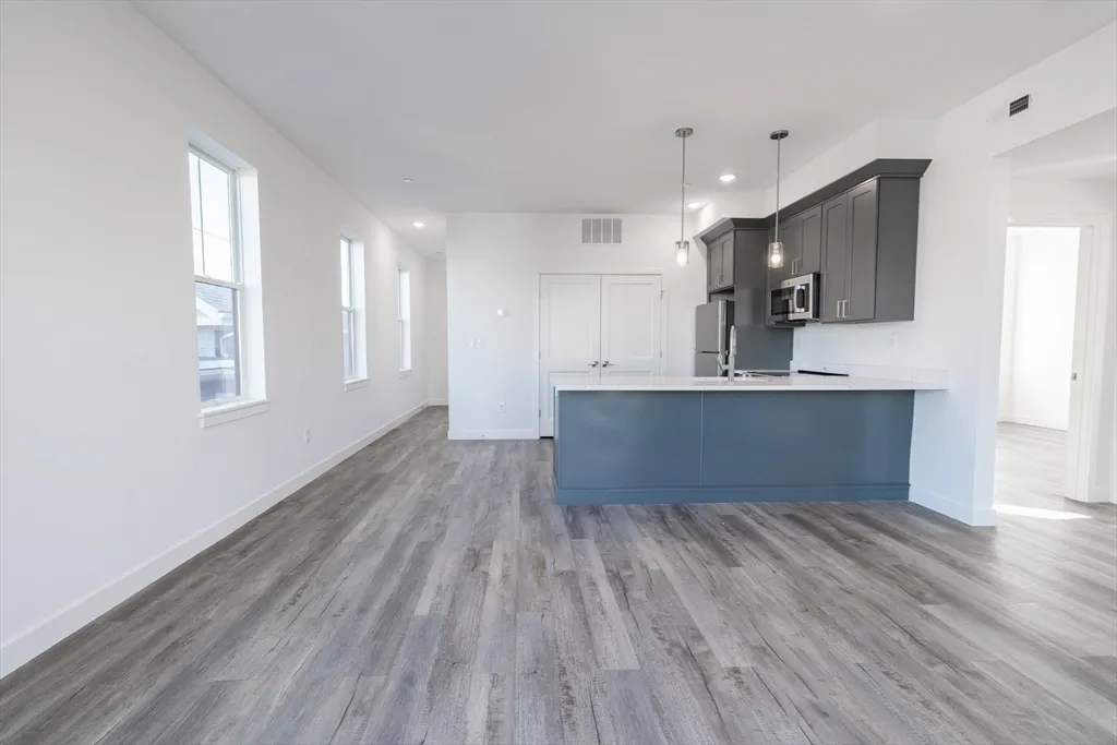 2 bed, 1 bath apartment for rent at 67 Harvest Unit 6, Dorchester — photo 4 of 13