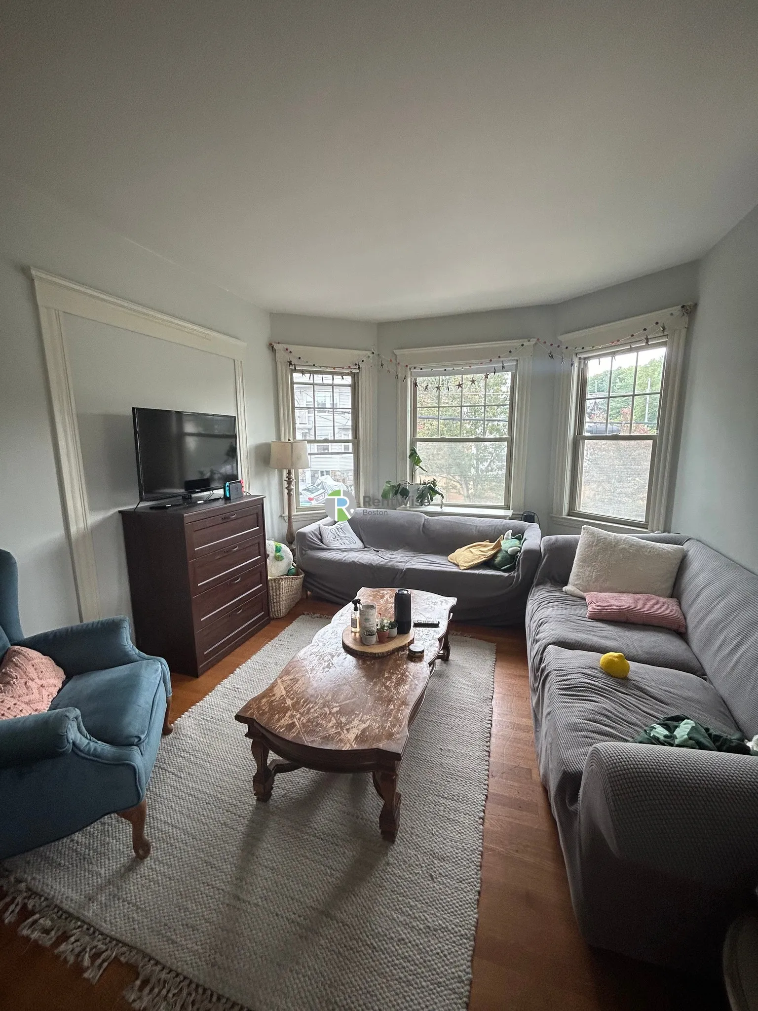6 bed, 2 bath apartment for rent at 67 Hillsdale Rd Unit 1, Medford — photo 1 of 15