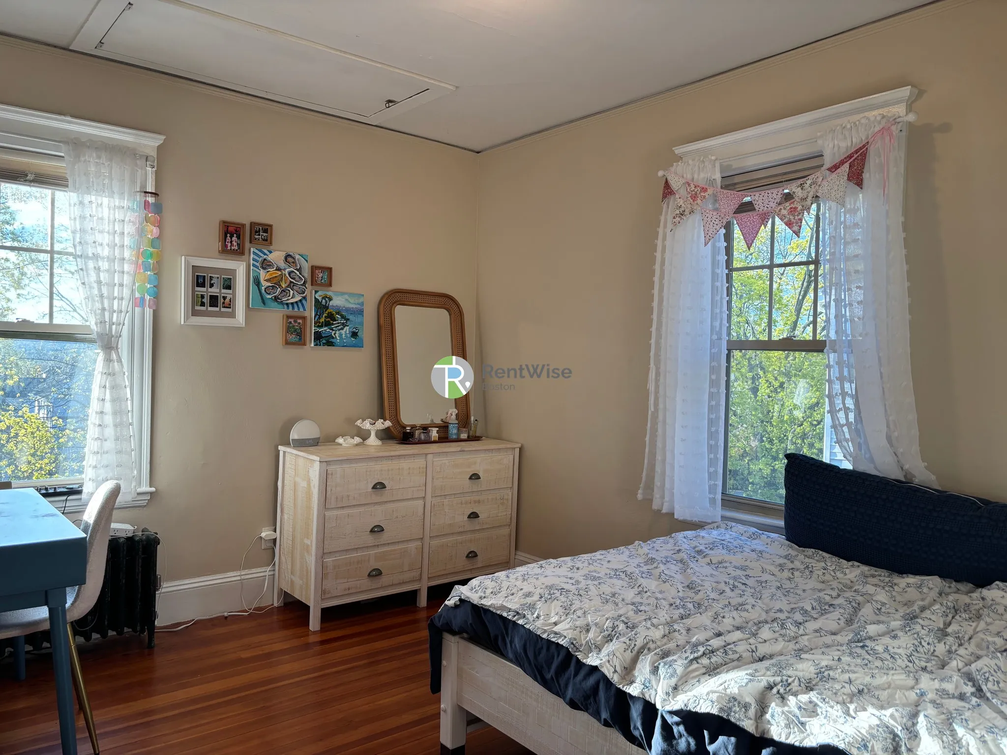 6 bed, 2 bath apartment for rent at 67 Hillsdale Rd Unit 1, Medford — photo 6 of 15