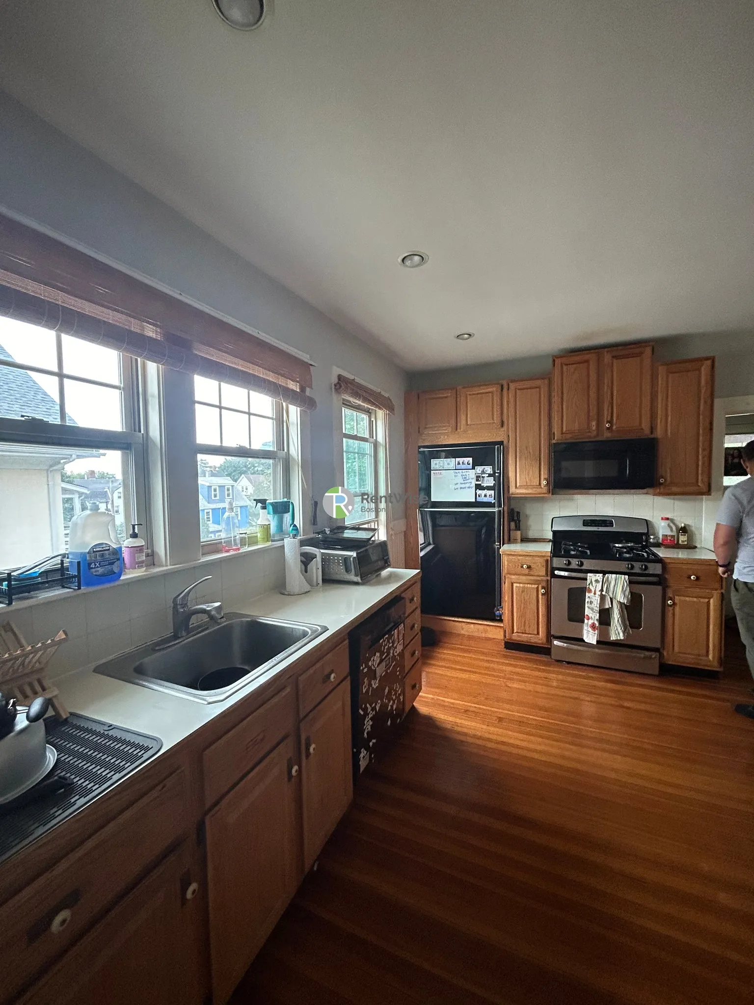 6 bed, 2 bath apartment for rent at 67 Hillsdale Rd Unit 1, Medford — photo 13 of 15
