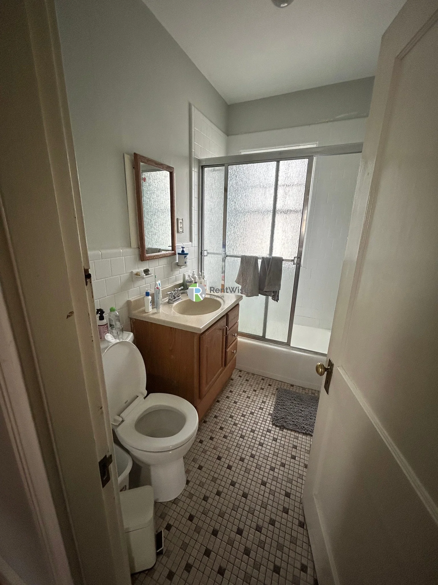 6 bed, 2 bath apartment for rent at 67 Hillsdale Rd Unit 1, Medford — photo 15 of 15