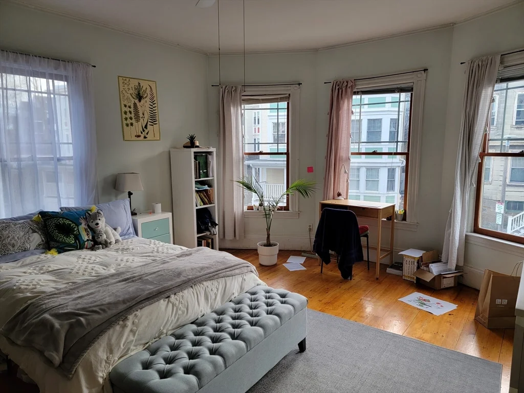 3 bed, 1 bath apartment for rent at 67 Hillside St , Unit 1, Mission Hill — photo 2 of 9