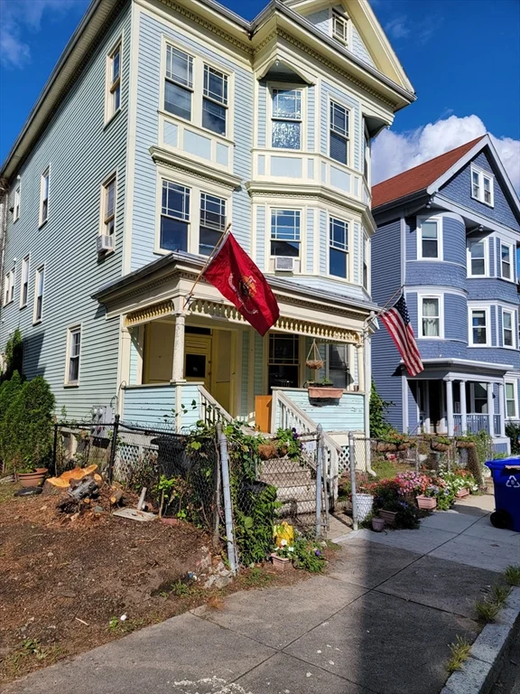 3 bed, 1 bath apartment for rent at 67 Hillside St , Unit 1, Mission Hill — photo 1 of 9