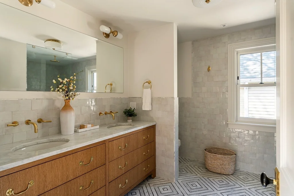 6 bed, 4+ bath apartment for rent at 67 Inman St, Mid Cambridge — photo 12 of 27