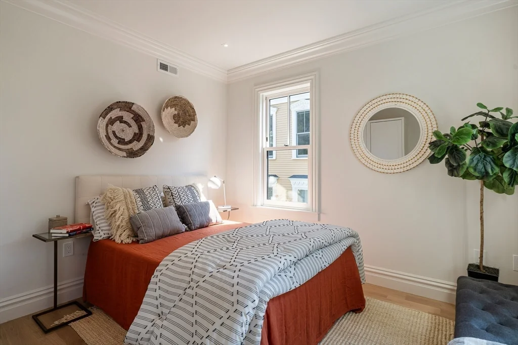 6 bed, 4+ bath apartment for rent at 67 Inman St, Mid Cambridge — photo 16 of 27