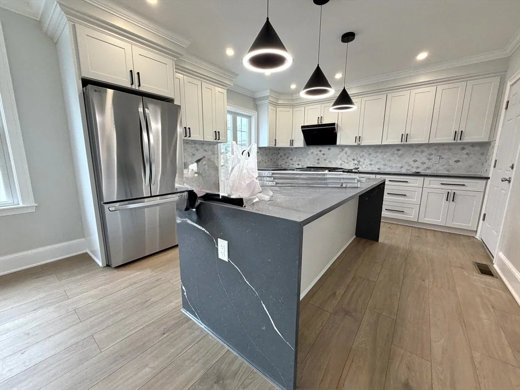 2 bed, 1 bath apartment for rent at 67 Jewett St Unit 1, Newton — photo 7 of 27