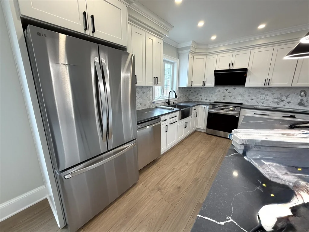 2 bed, 1 bath apartment for rent at 67 Jewett St Unit 1, Newton — photo 6 of 27