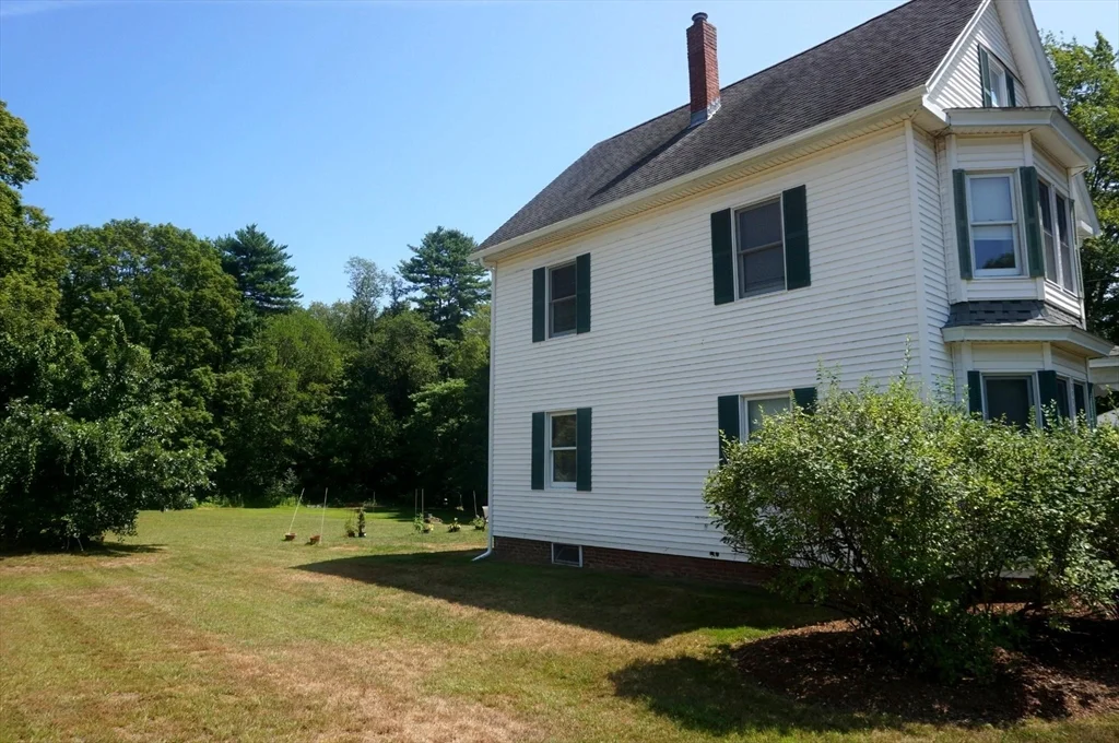 2 bed, 1 bath apartment for rent at 67 Mill St Unit B, Pepperell — photo 3 of 28