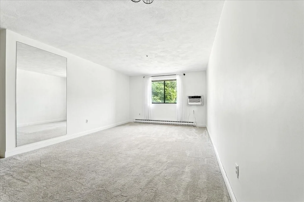 1 bed, 1 bath apartment for rent at 67 Milliken Unit 13, Franklin — photo 4 of 10
